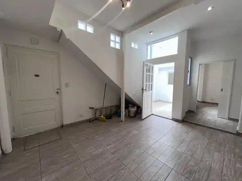Depto Tipo Casa en Alquiler de 3 ambientes