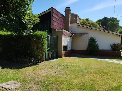 Una casa cálida, sólida y muy bien ubicada, lista para mudar