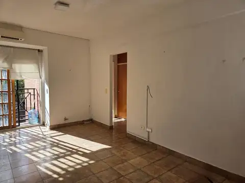 ALQUILER 2 AMB. CON BALCÓN Y MUCHA LUZ, VTE. LÓPEZ