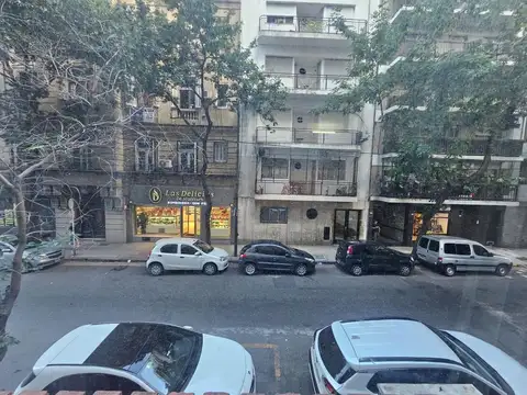 Malabia 2400 , Piso 1