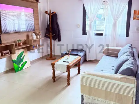 Casa 8 ambientes con 4 baños