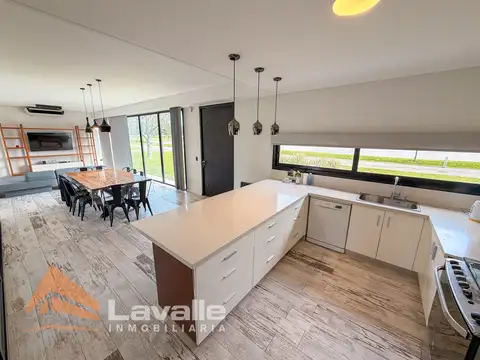 Casa en Alquiler de 3 dormitorios