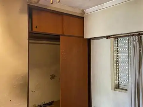 CASA 3 AMB. AMPLIO CON PATIO Y GARAGE