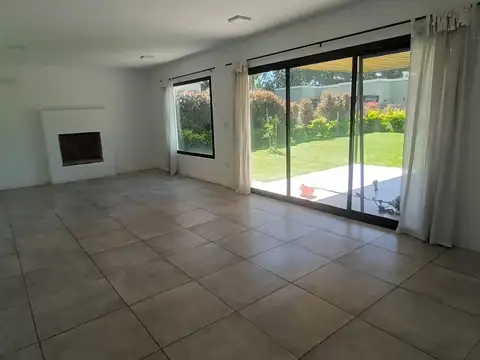 Casa en Venta en Presidente Derqui, USD 259.000