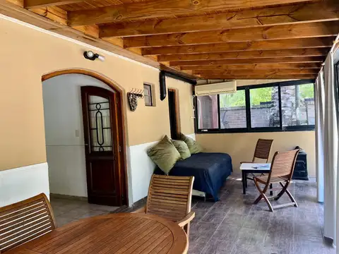 Casa 2 ambientes con 2 baños