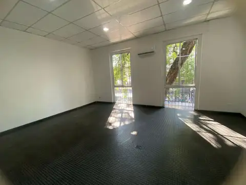 Oficina Monoambiente con 4 baños