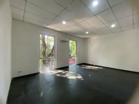 Oficina Monoambiente con 4 baños