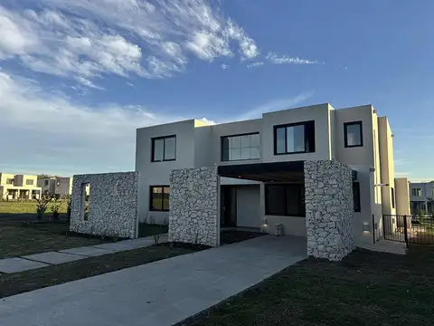 Casa en Venta en Barrio El Tilbury, Pilará - 7 Ambientes