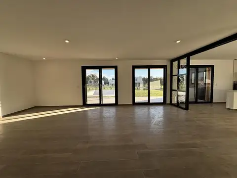 Casa en Venta en Barrio El Tilbury, Pilará - 7 Ambientes