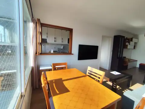 VENTA APTO. 3 DORMITORIOS 1 BAÑO GGE JACINTO VERA