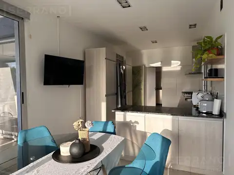 Casa en Venta con 5 cocheras