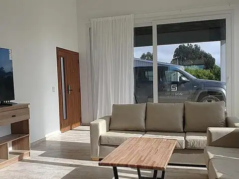 Casa 6 ambientes con 5 baños
