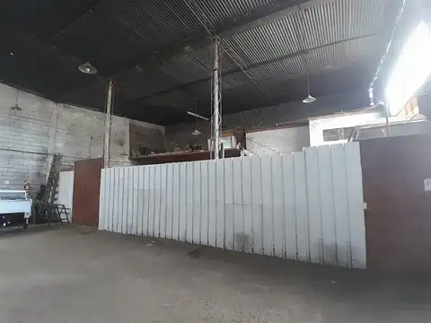 Casa 7 ambientes con 2 baños