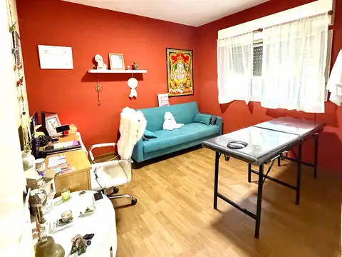 CASA DE DOS PLANTAS A METROS DE AVELLANEDA