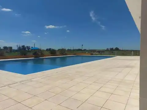 LOTE EN VENTA EN TIEMPOS DE CANNING BARRIO LACUS