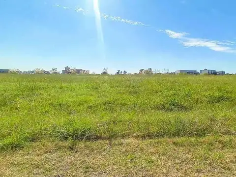 LOTE EN VENTA EN TIEMPOS DE CANNING BARRIO LACUS