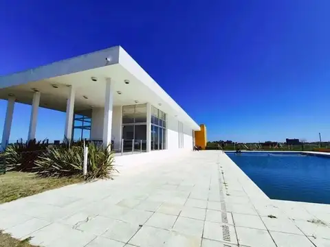 LOTE EN VENTA EN TIEMPOS DE CANNING BARRIO LACUS