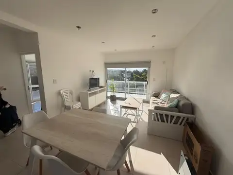 VENTA DEPARTAMENTO 2 AMB, SOBRE AV. COSTANERA. TERRAZA PROPIA. VISTA AL MAR. IMPECABLE Y AMUEBLADO