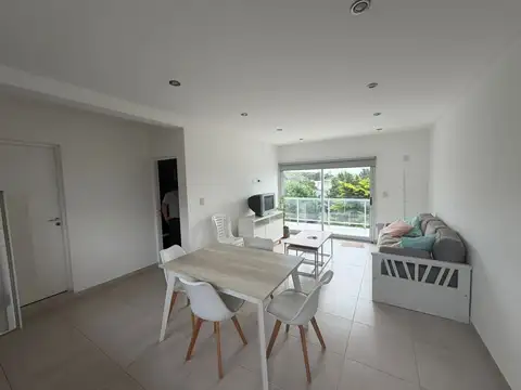 VENTA DEPARTAMENTO 2 AMB, SOBRE AV. COSTANERA. TERRAZA PROPIA. VISTA AL MAR. IMPECABLE Y AMUEBLADO