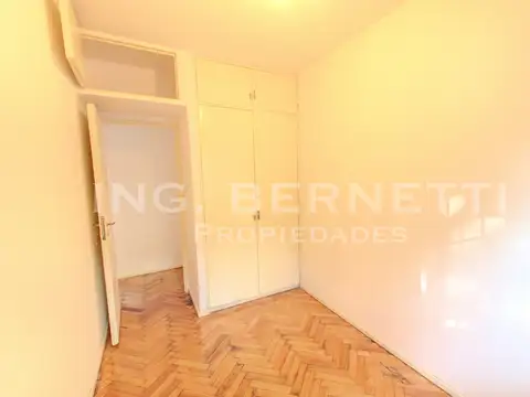 Departamento 3 Ambientes al frente con balcón - Muy buen estado y ubicación -