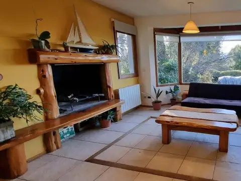 Casa 5 ambientes con 3 baños