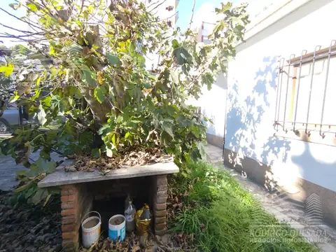 Depto Tipo Casa en Venta 50 años
