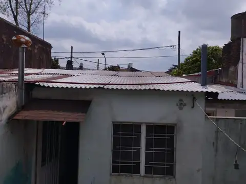 Casa 4 ambientes con 1 baño