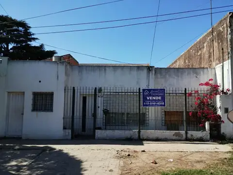 CASA y MONOAMBIENTE SOBRE LOTE DE 10X20