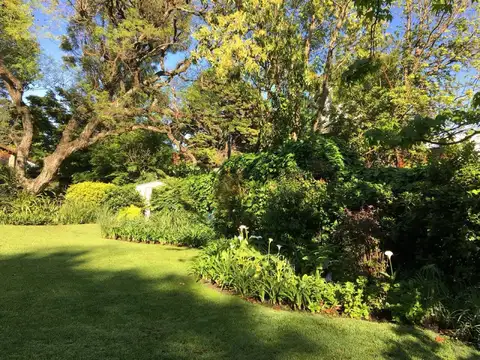 Casa 7 ambientes con 3 baños