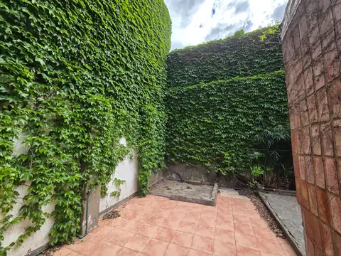 VENTA CASA A RECICLAR LUIS AGOTE