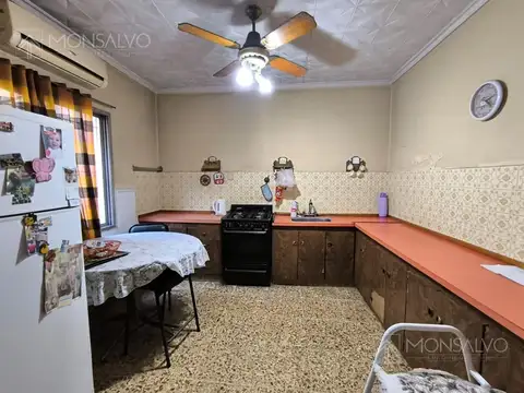 Casa 4 ambientes con 3 baños