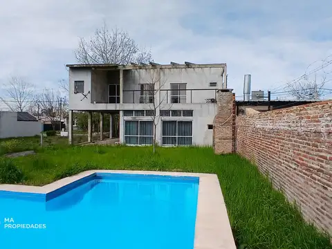 Casa 5 ambientes con 3 baños