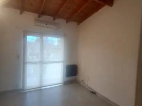 DUPLEX CENTRO PUERTO MADRYN. A 4 CUADRAS DEL MAR-ACEPTA AUTO EN FORMA DE PAGO