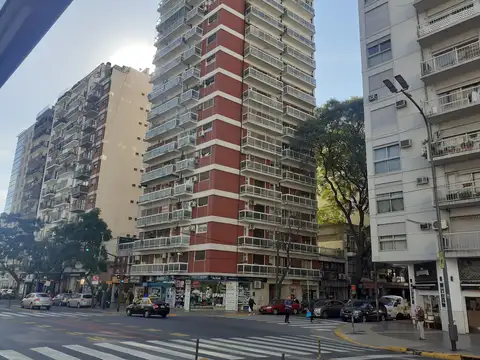 Cespedes y Av. Cabildo , Piso 2