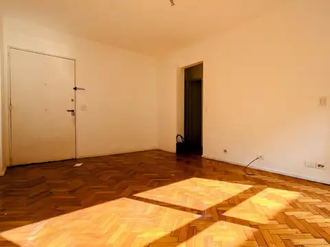 VENTA DEPTO 2 AMBIENTES  CON PATIO LUMINOSO