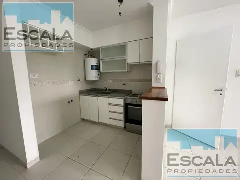 Departamento en Alquiler en Abasto, $ 600.000
