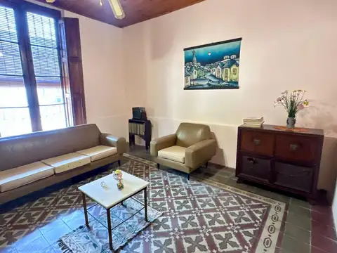 CASA CENTRICA 4 DORMITORIOS, CON BARBACOA.