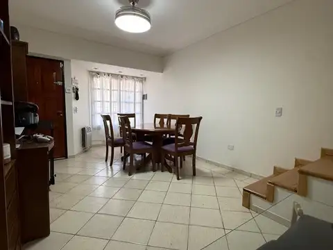 Depto Tipo Casa en Venta con 1 cocheras