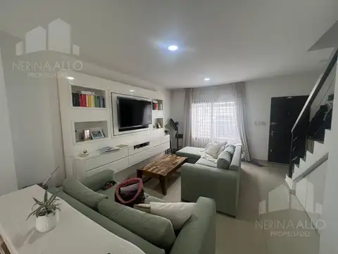 Depto Tipo Casa 3 ambientes con 2 baños