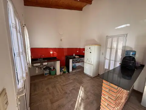 Casa 2 ambientes con 1 baño