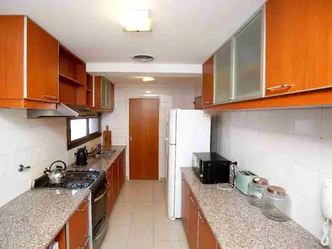 Departamento en Alquiler con 1 cocheras