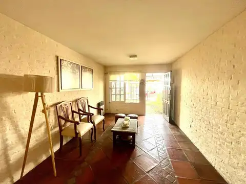 Casa 3 ambientes con 2 baños