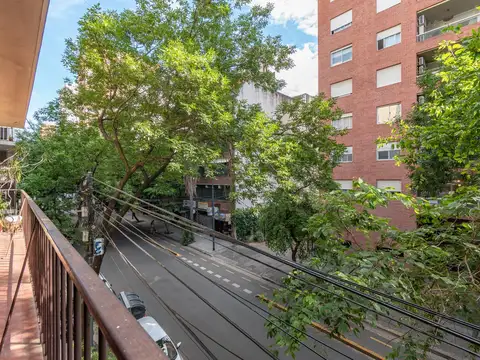 Departamento 4 ambientes con dependencia, cochera y baulera en Belgrano