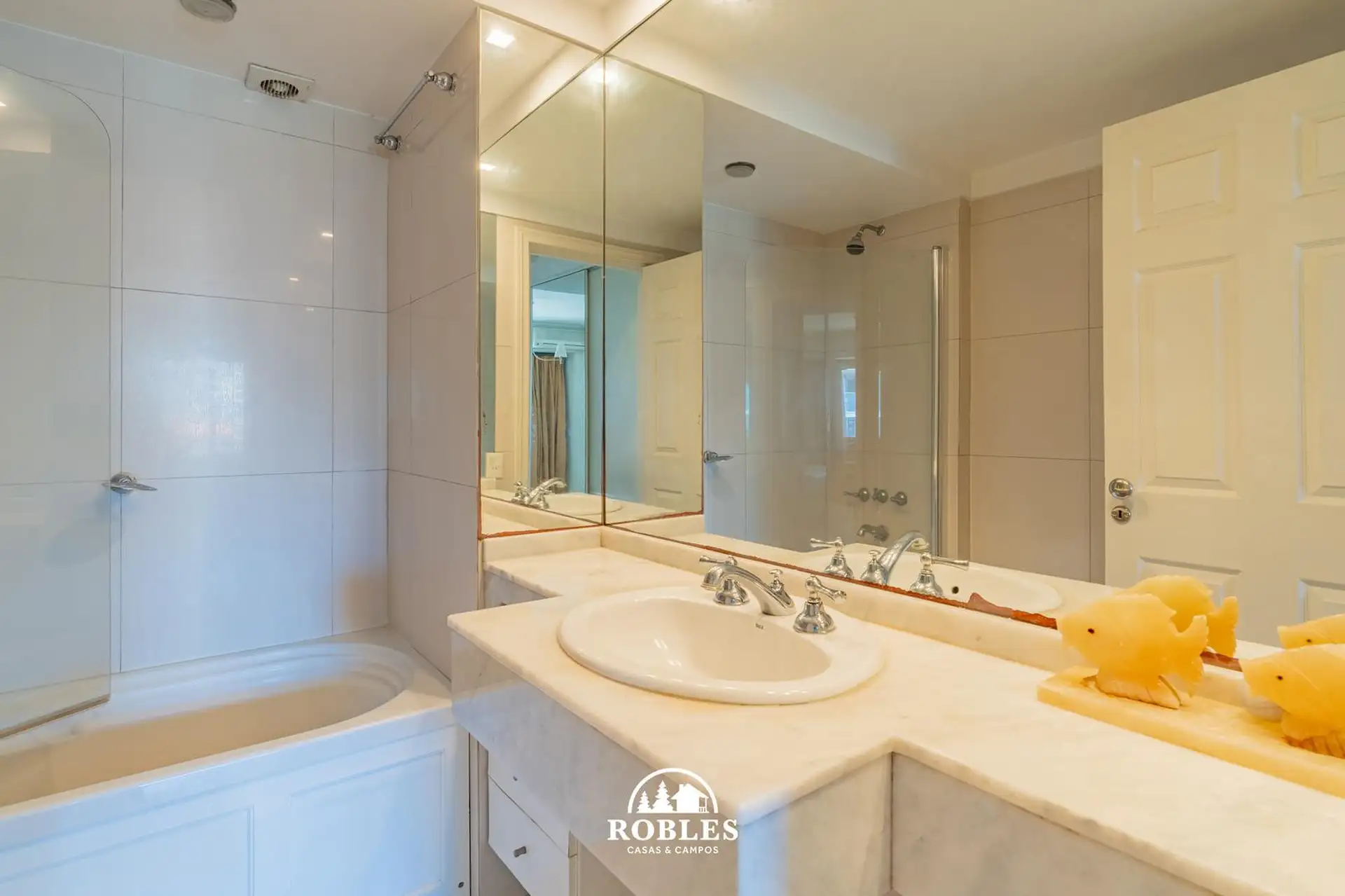 Depto 4 amb, 133m² con cochera y vista al mar — Playa Chica