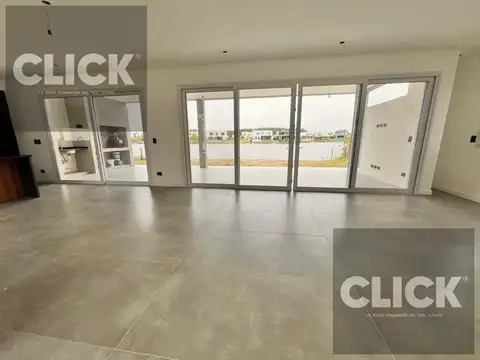 Casa 5 ambientes con 3 baños