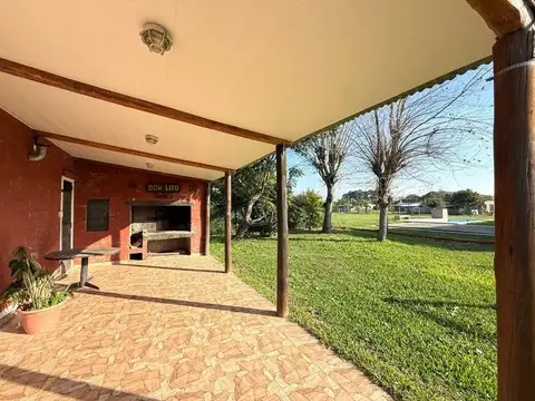 VENTA. Casa-quinta con pileta en Arroyo Leyes