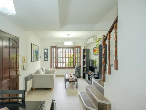 EN VENTA DUPLEX + COCHERA VILLA LUZURIAGA