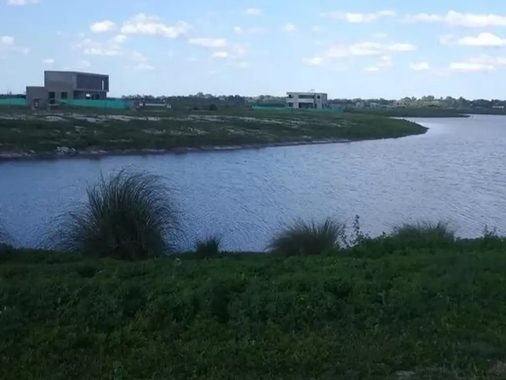 Venta lote al agua en San Sebastián área 6, Pilar