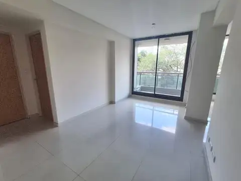 Departamento de un dormitorio con balcón al frente en Alquiler en Rosario