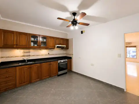 Depto Tipo Casa en Alquiler en Olivos, USD 1.750